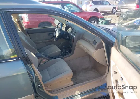 2001 Subaru Outback z USA, uszkodzony, nr VIN 4S3BH675916660106